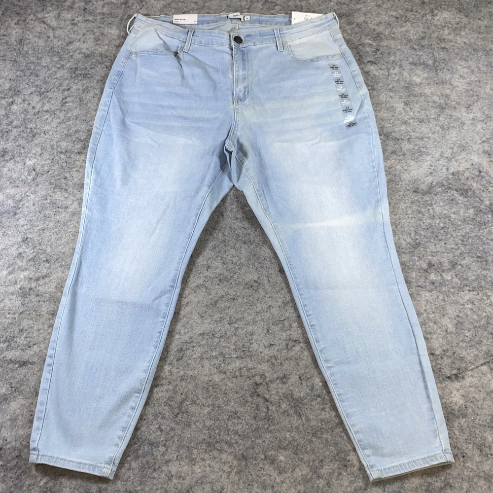 NWT Rue‎ 21 Jeans Women's 24 Blue Light Wash Curvy Mid Rise Ultimate Stretch